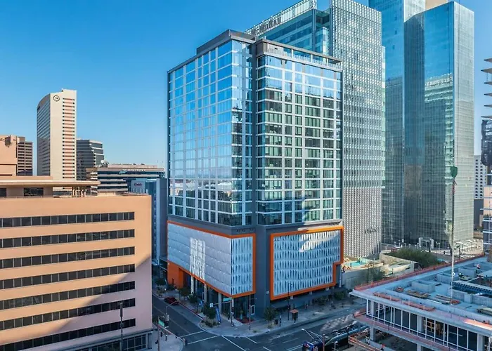 Boulevard Highrise Sky Pool Gym & Parking Appartement *