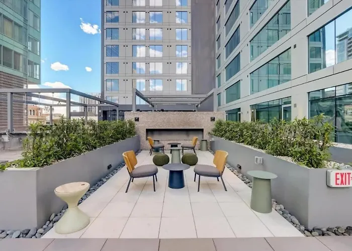 Boulevard Highrise Sky Pool Gym & Parking Appartement Phoenix