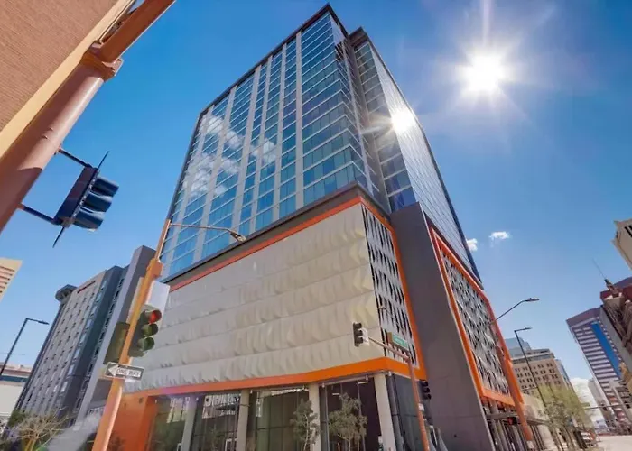 Boulevard Highrise Sky Pool Gym & Parking