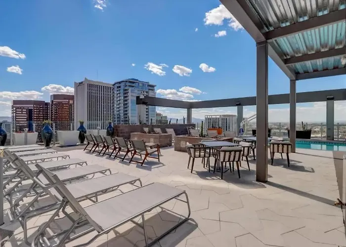 Boulevard Highrise Sky Pool Gym & Parking *